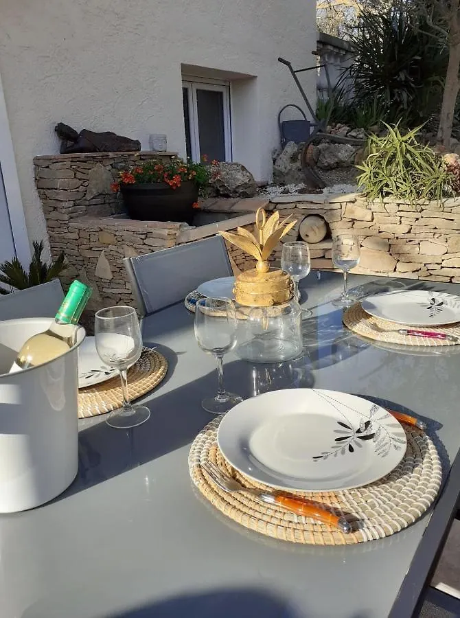 Gite La Vallee Du Silence Le Beausset 0*,  Fransa